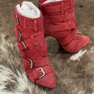 ZIGI girl 80's Bold Red Suede Buckle Ankle Boots Size 8